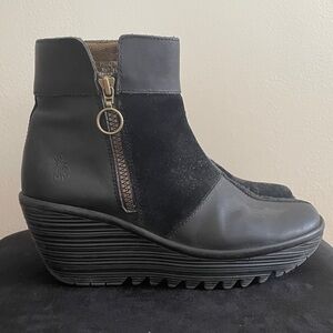 MOD PATCHWORK Suede and Leather FLY LONDON Black Wedge Ankle Boots 38